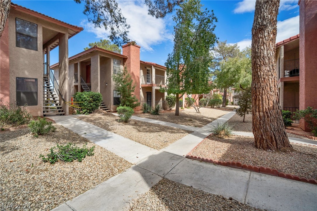 5576 West Rochelle Avenue, Unit 39D Las Vegas, NV 89103 - Photo 4 of 15