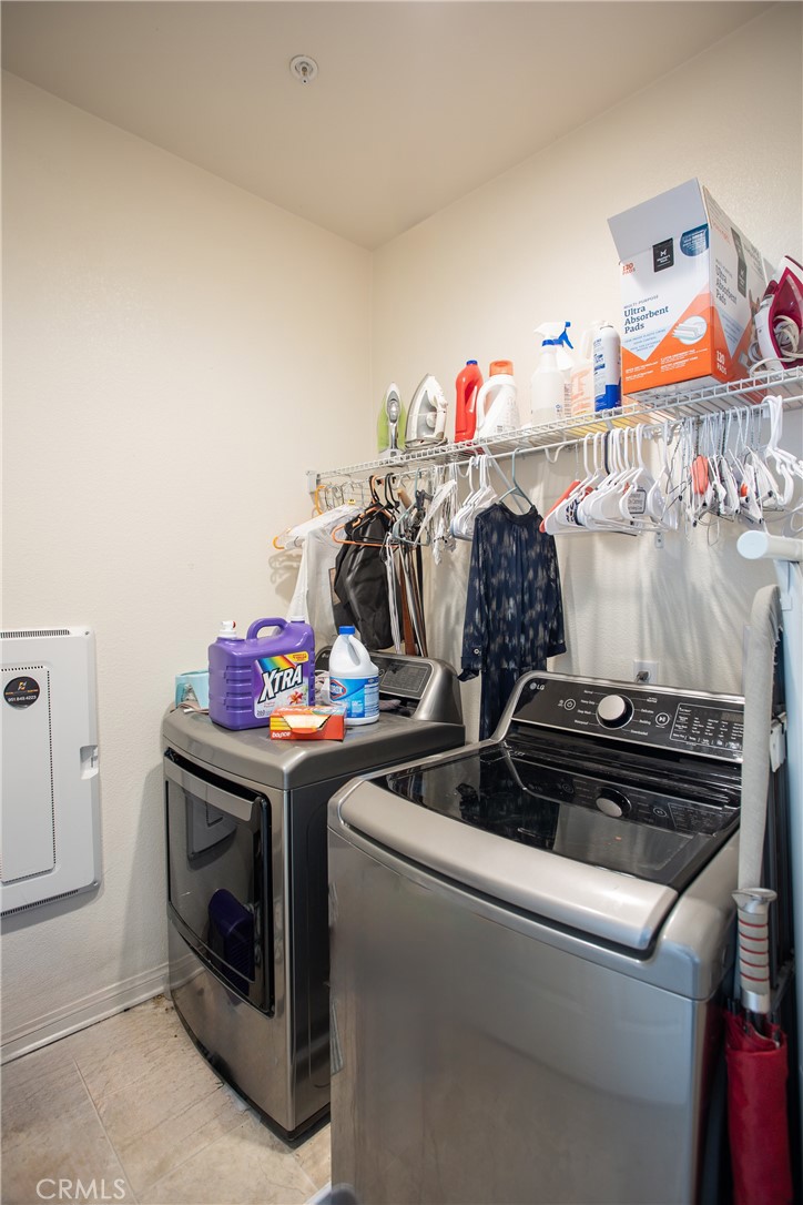 687 South Mandarin Lane Rialto, CA 92376 - Photo 11 of 35