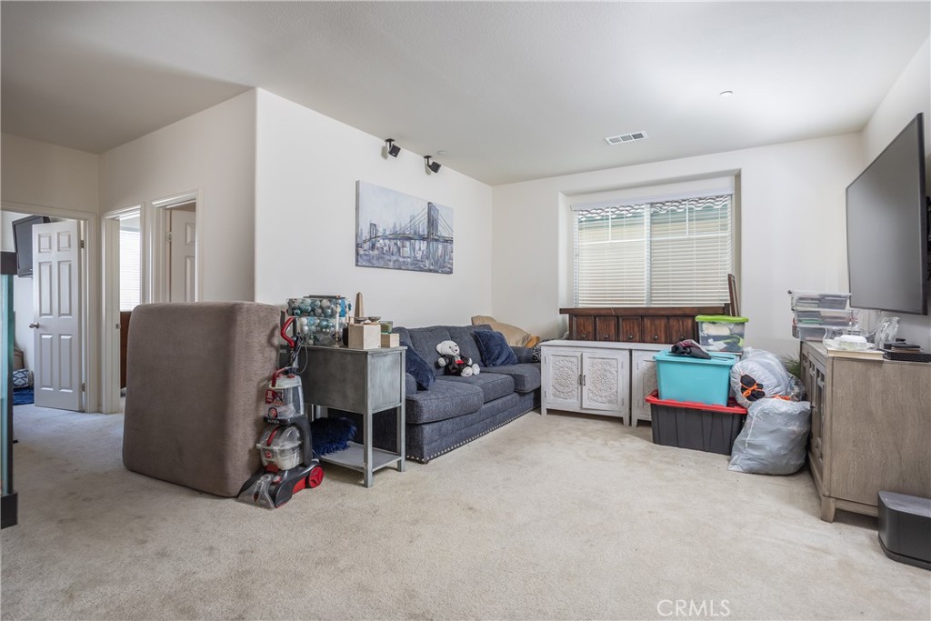 687 South Mandarin Lane Rialto, CA 92376 - Photo 13 of 35