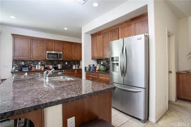 $540,000 | 687 South Mandarin Lane, Rialto, CA 92376