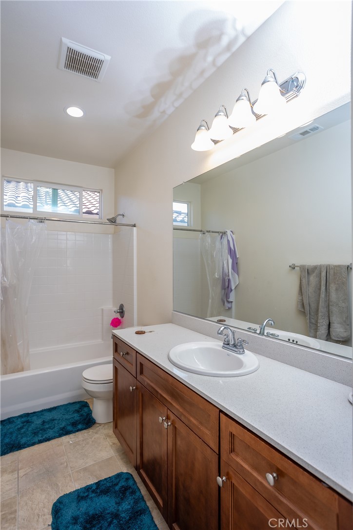 687 South Mandarin Lane Rialto, CA 92376 - Photo 16 of 35