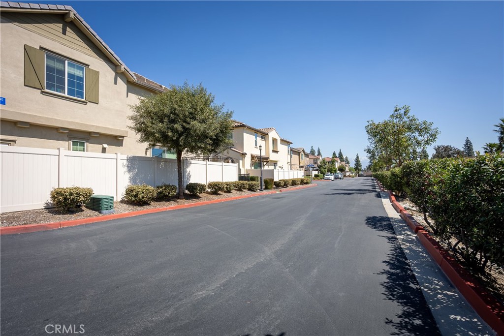 687 South Mandarin Lane Rialto, CA 92376 - Photo 32 of 35