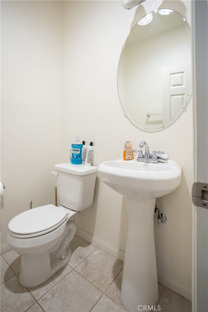 687 South Mandarin Lane Rialto, CA 92376 - Photo 10 of 35