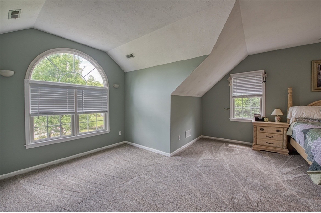 6 Mohawk Road Raynham, MA 02767 - Photo 16 of 41