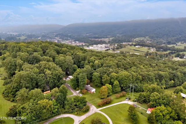 $285,000 | 180 Donna Lane, La Follette, TN 37766