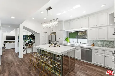 $2,629,000 | 2350 Benedict Canyon Drive, Beverly Hills, CA 90210
