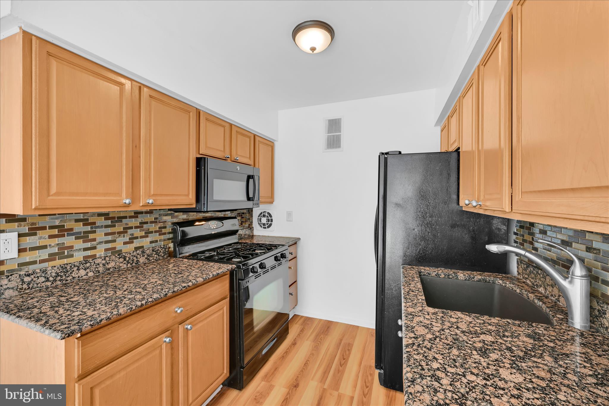 9001 Ridge Avenue, Unit 46 Philadelphia, PA 19128 - Photo 11 of 29 Kitchen
