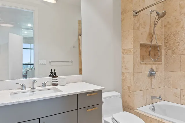 $435,000 | 555 East 5th Street, Unit 817, Austin, TX 78701
