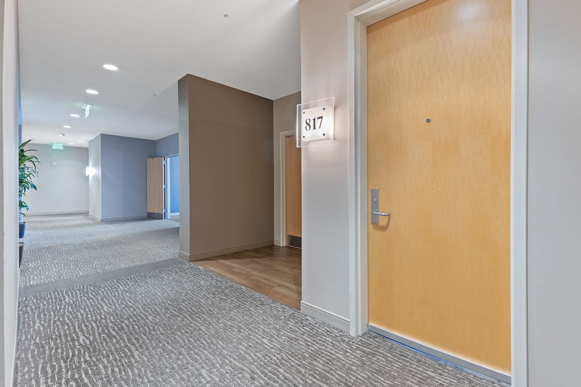 555 East 5th Street, Unit 817 Austin, TX 78701 - Photo 25 of 39 a view of a hallway with a room