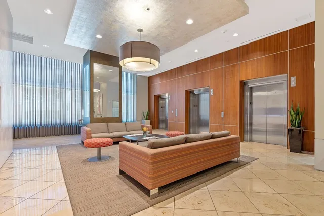 $435,000 | 555 East 5th Street, Unit 817, Austin, TX 78701