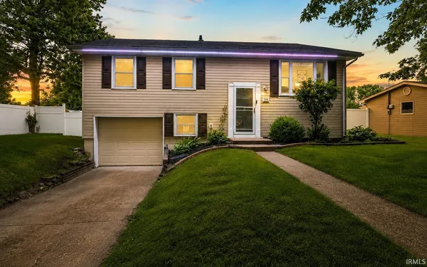 $223,900 | 1404 Maplewood Drive, Kokomo, IN 46902