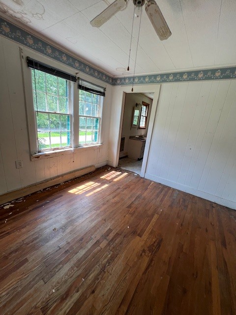 512 Main Street Baxter, TN 38544 - Photo 10 of 24 a view of a livingroom with wooden floor and window
