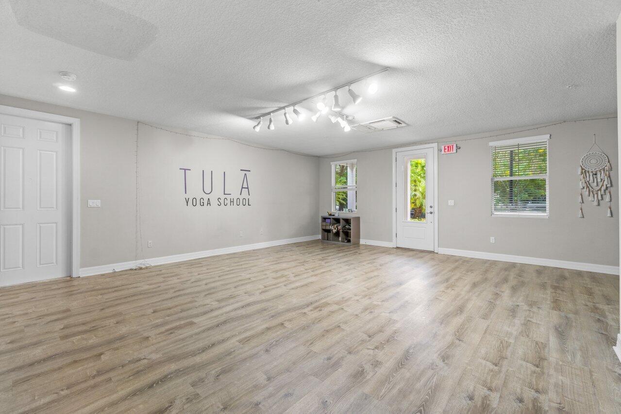 1127 Dakota Drive Jupiter, FL 33458 - Photo 24 of 36 022-1127DakotaDrive-Jupiter-FL-33458-SMA