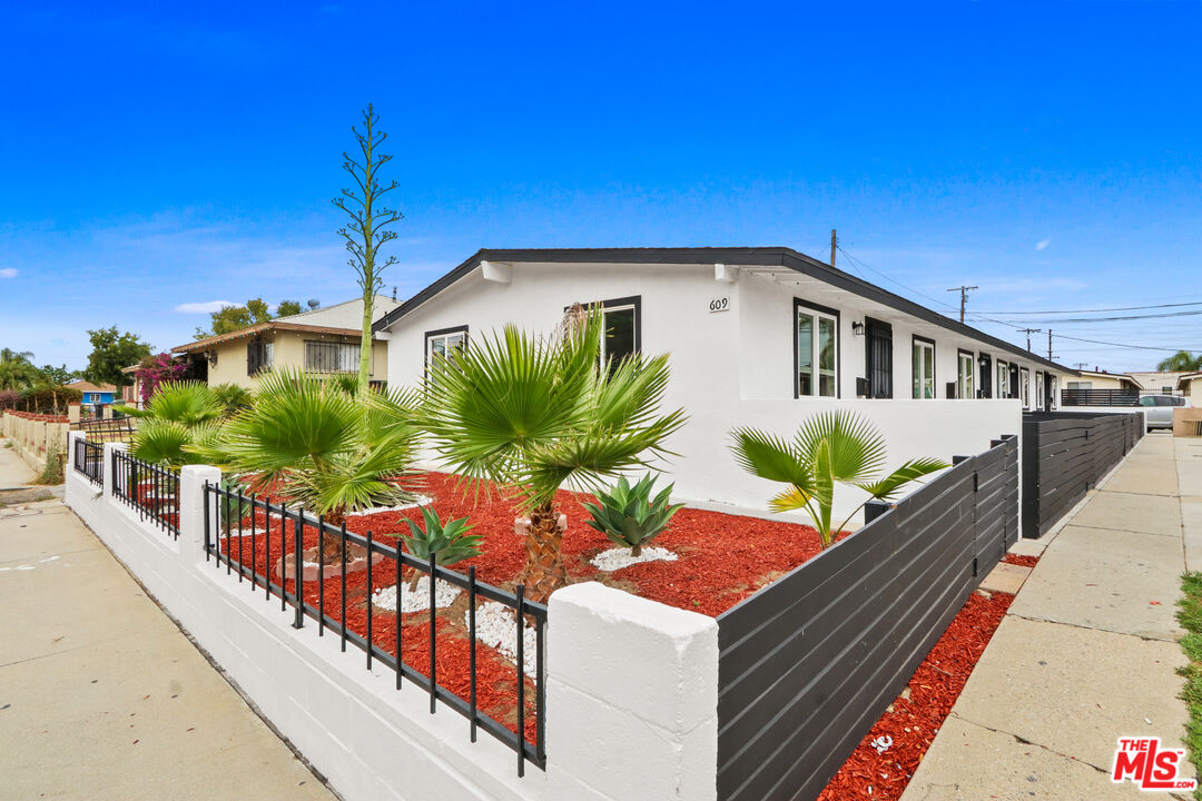 609 West E Street Wilmington, CA 90744 - Photo 1 of 20