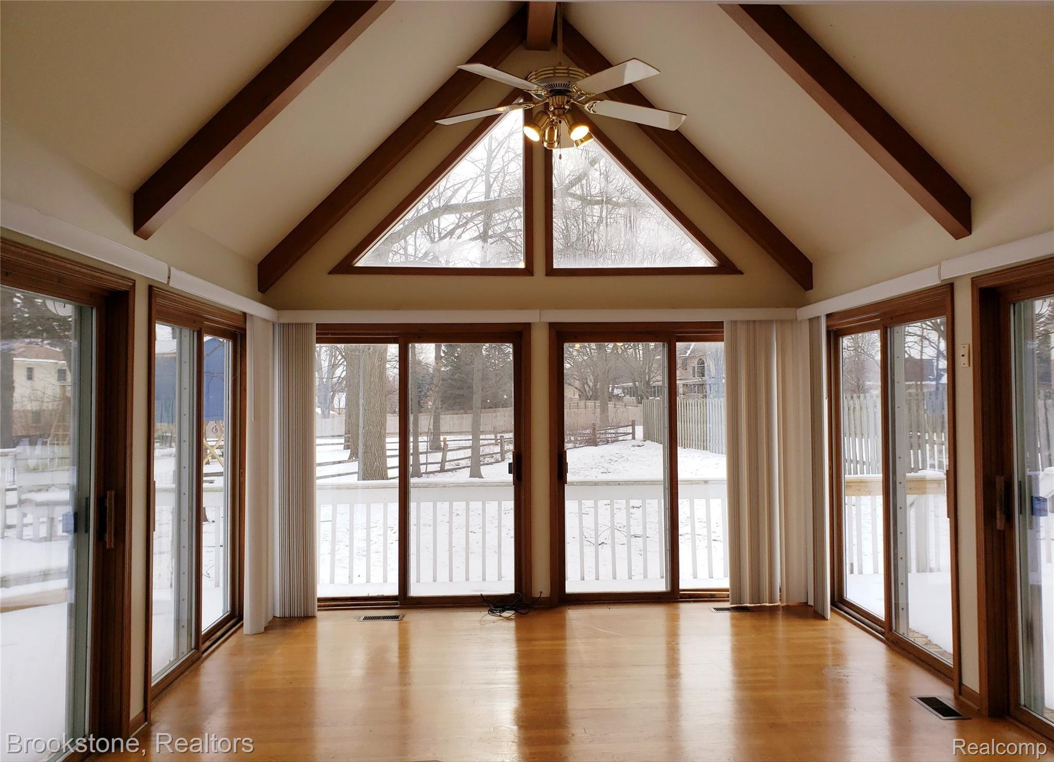 1485 Kings Pointe Road Grand Blanc, MI 48439 - Photo 7 of 38 20210110_201455.jpg