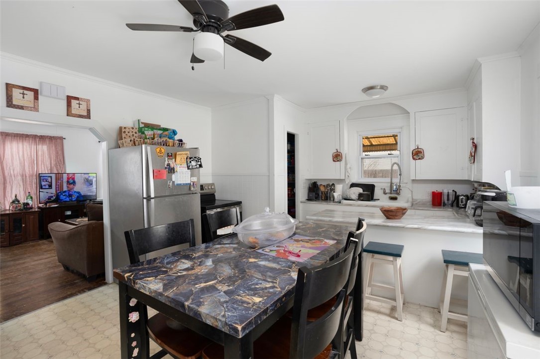 49 Oak Street Cranston, RI 02910 - Photo 21 of 33 2nd unit
