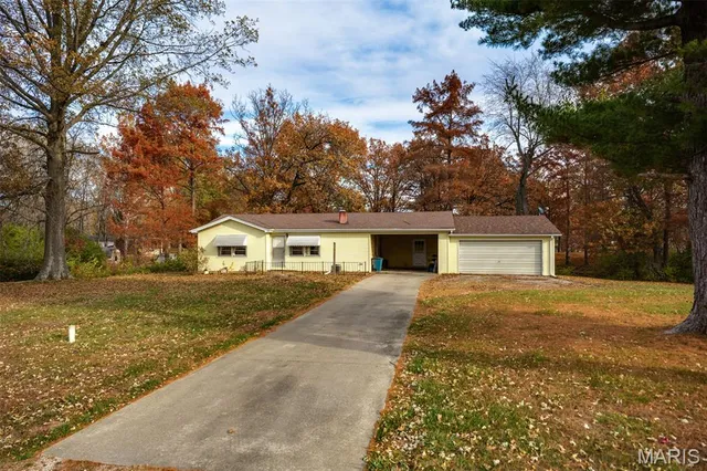 $105,000 | 6620 Edgewater Road, Mount Olive, IL 62069