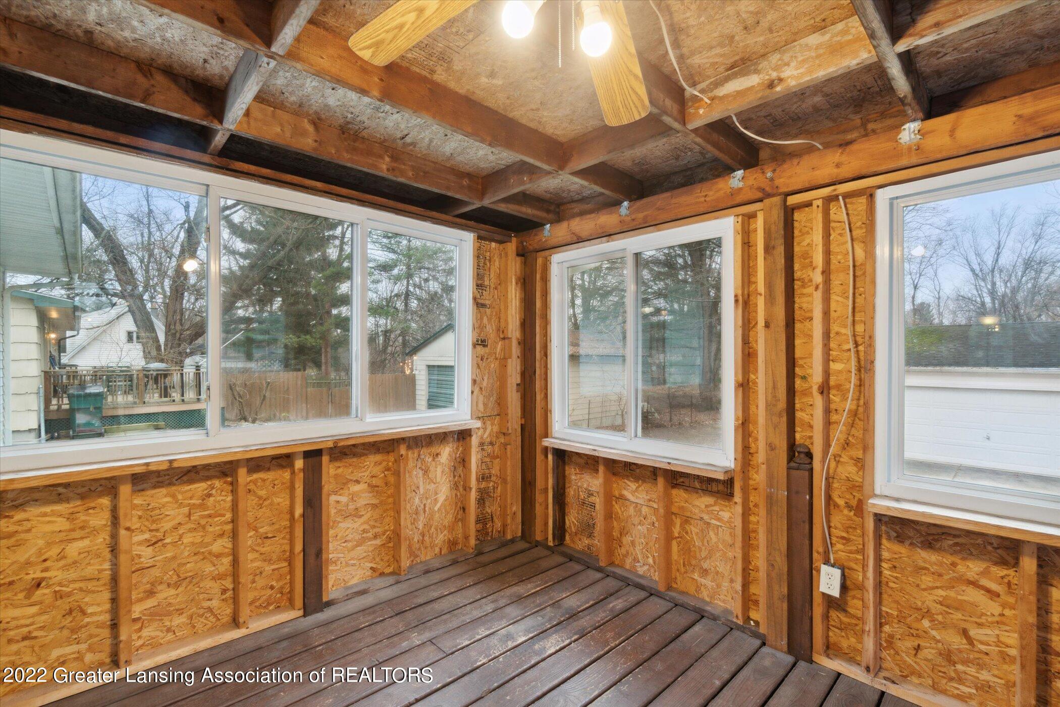 6314 Hilliard Road Lansing, MI 48911 - Photo 16 of 40 17-6314-Hilliard-Rd-Lansing-MI-48911-Win