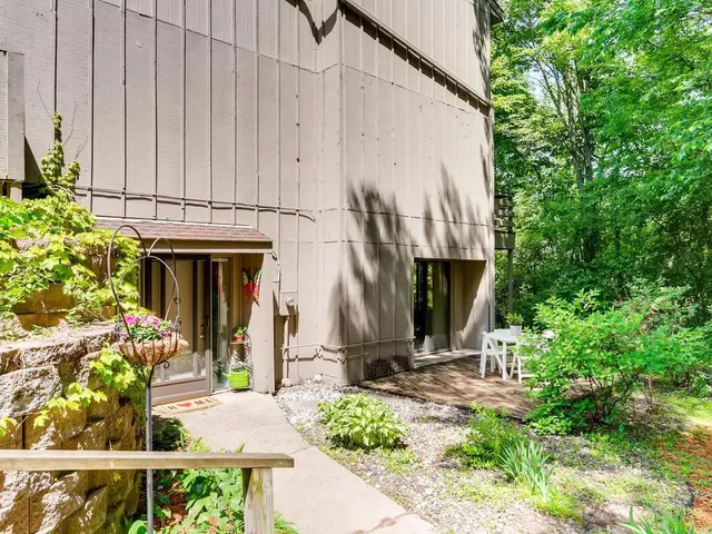 $1,700 | 1859 Yuma Lane North, Plymouth, MN 55447