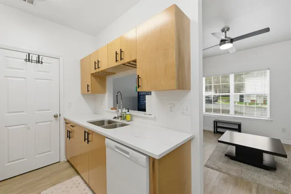 $169,900 | 2403 Hartsfield Road, Unit 607, Tallahassee, FL 32303