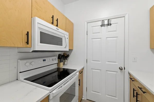 $169,900 | 2403 Hartsfield Road, Unit 607, Tallahassee, FL 32303