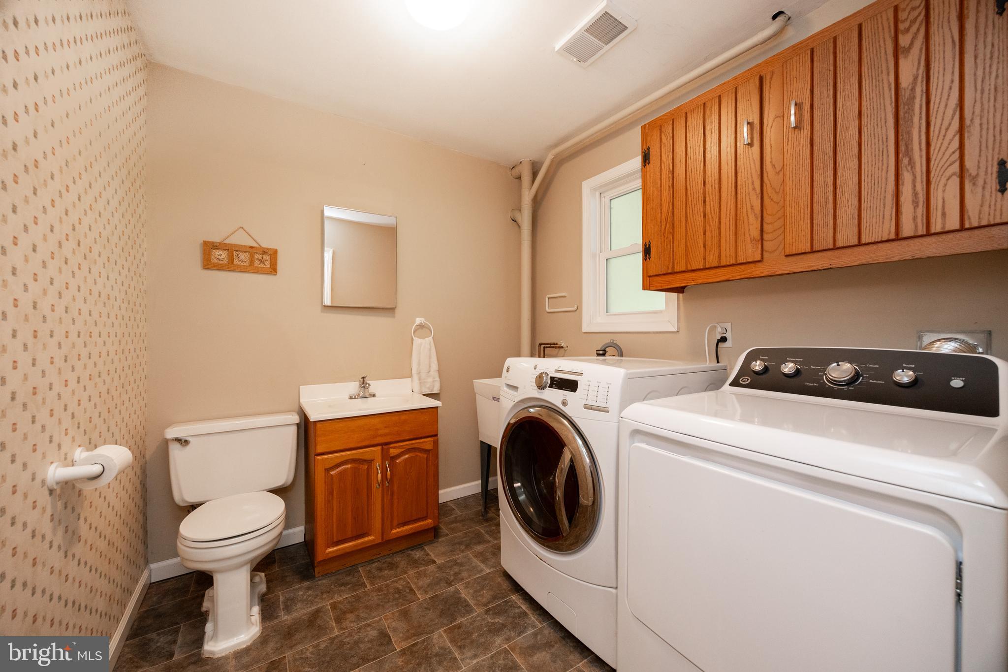 402 Concord Avenue Exton, PA 19341 - Photo 30 of 39 a utility room with dryer and washer