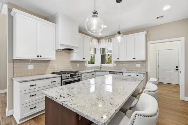 $729,900 | 2310 Simply Living Lane, Hudson, WI 54016