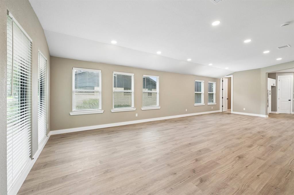 3337 Whirlaway Road Dallas, TX 75229 - Photo 9 of 39