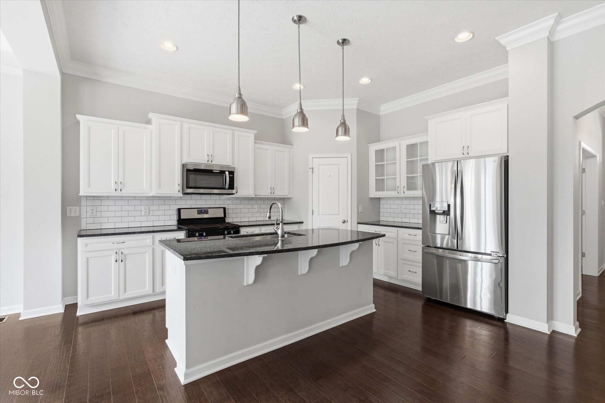 10619 Hinterland Drive Fishers, IN 46038 - Photo 4 of 40