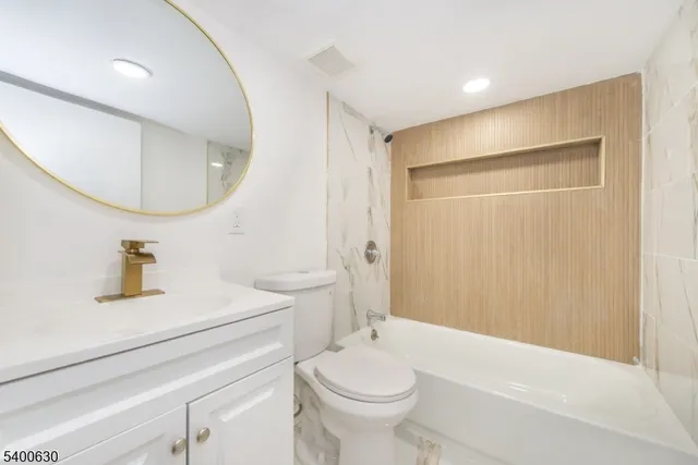 $799,900 | 1022 East 22nd Street, Paterson, NJ 07513