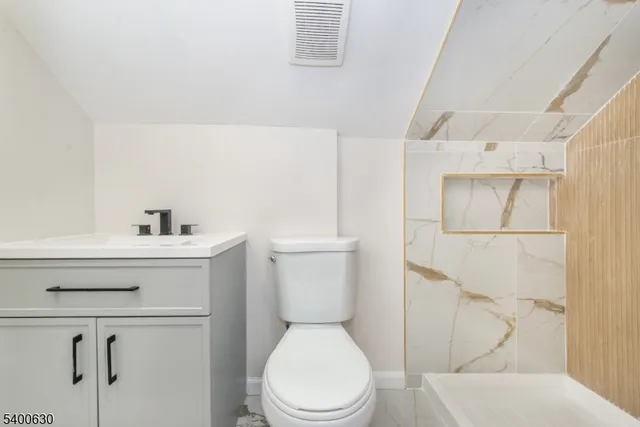 $799,900 | 1022 East 22nd Street, Paterson, NJ 07513