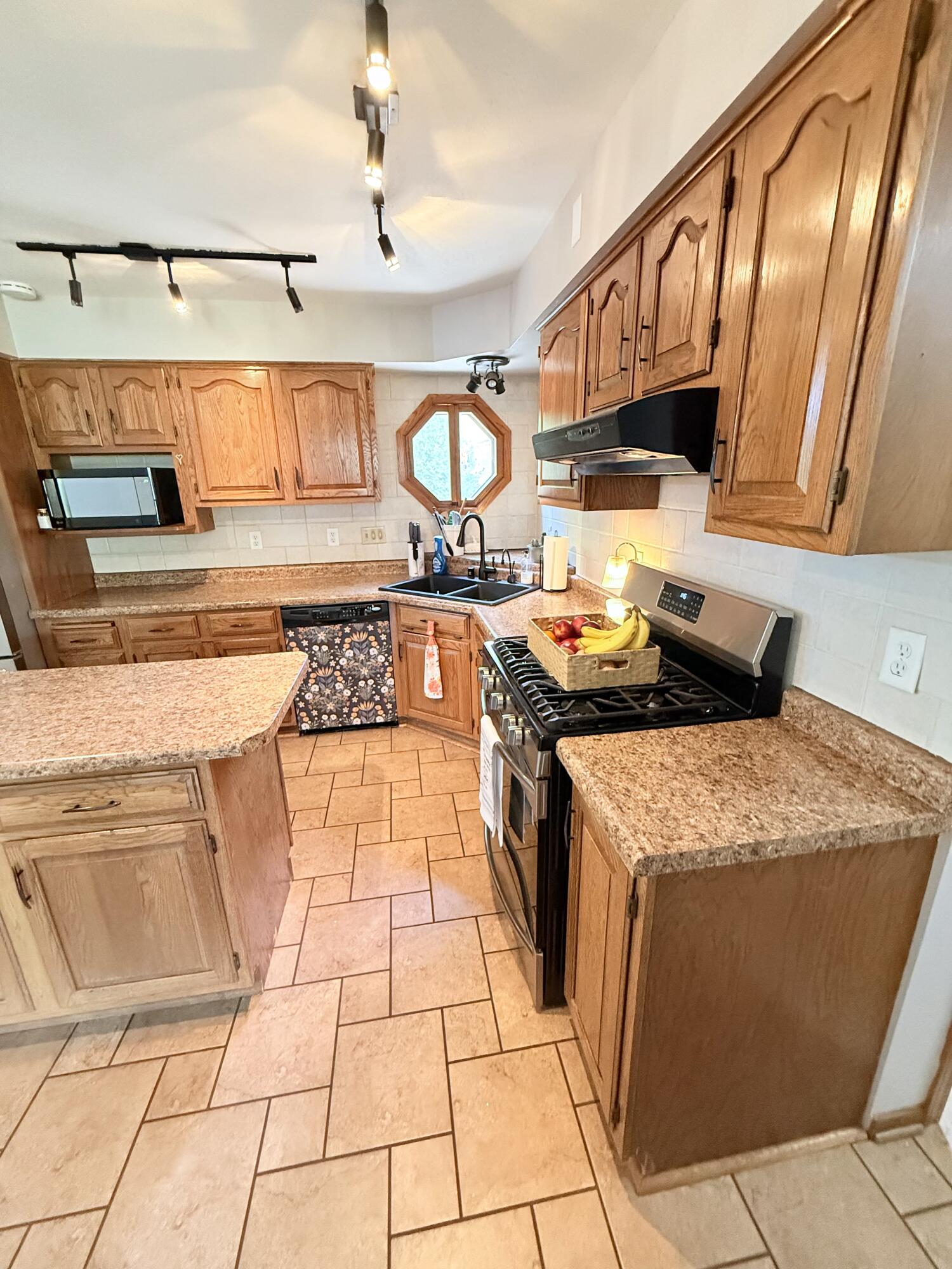 2556 North Green Bay Road Mount Pleasant, WI 53406 - Photo 9 of 49 KITCHEN