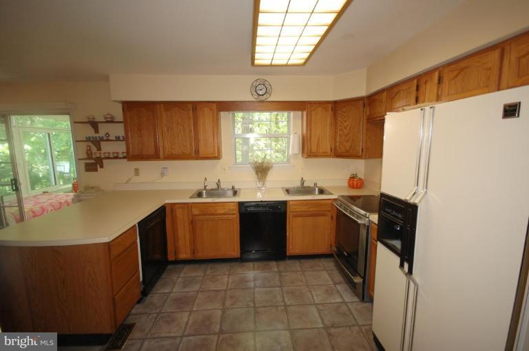 3001 Temple Gate Road Baltimore, MD 21209 - Photo 6 of 17 Kitchen #2