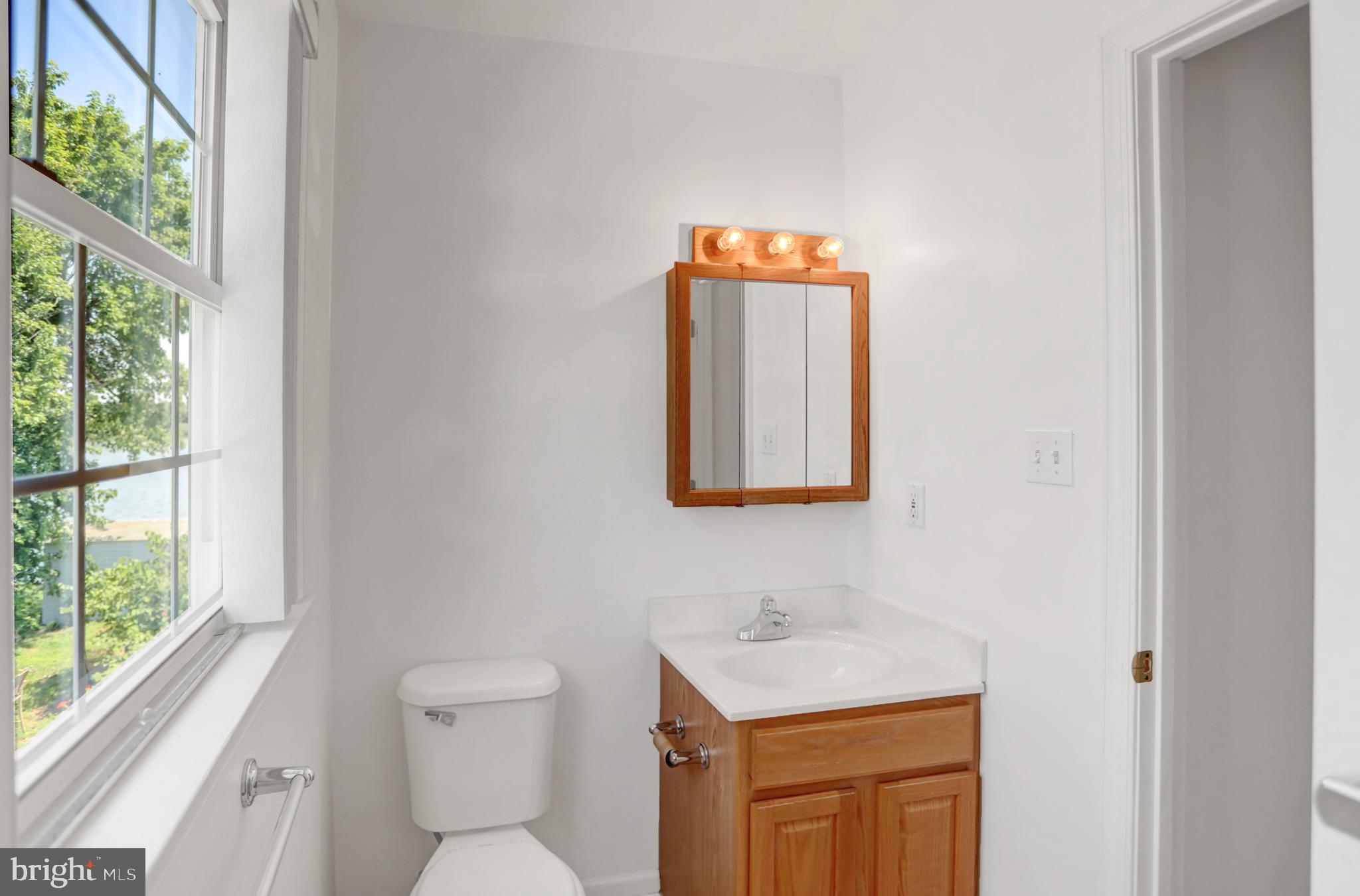 8240 Northview Road Dundalk, MD 21222 - Photo 29 of 60 Full Bath 2