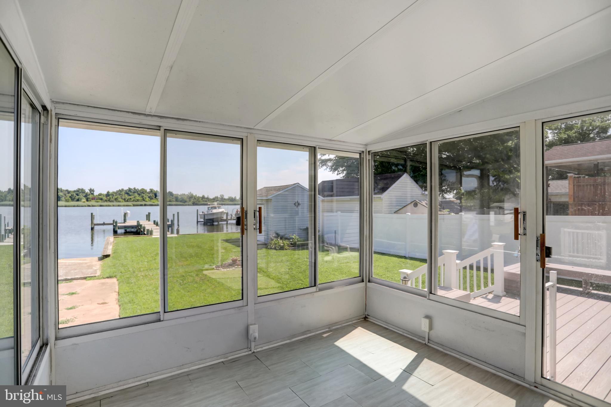 8240 Northview Road Dundalk, MD 21222 - Photo 32 of 60 3 Season Screened Porch