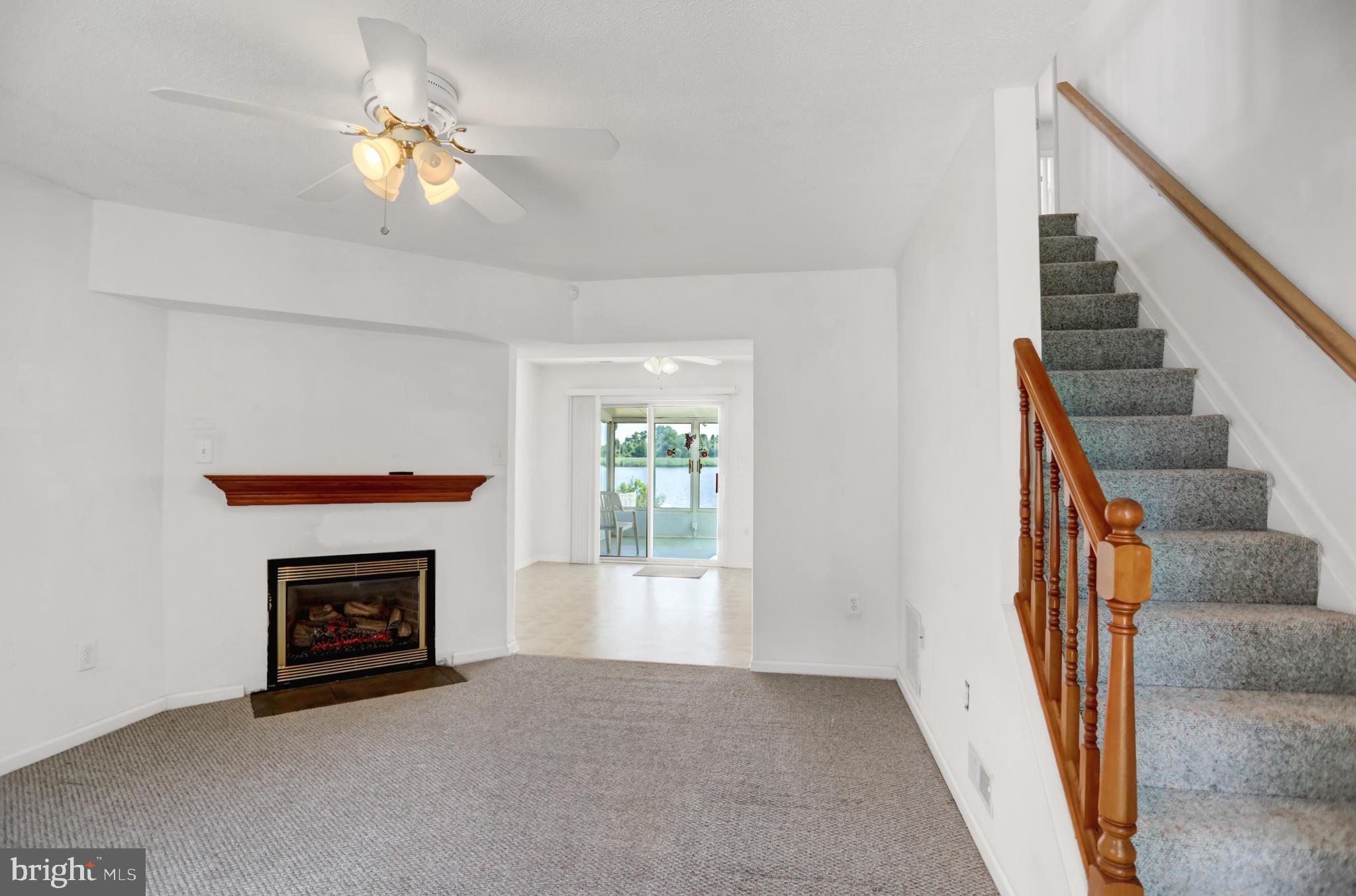 8240 Northview Road Dundalk, MD 21222 - Photo 6 of 60 Foyer