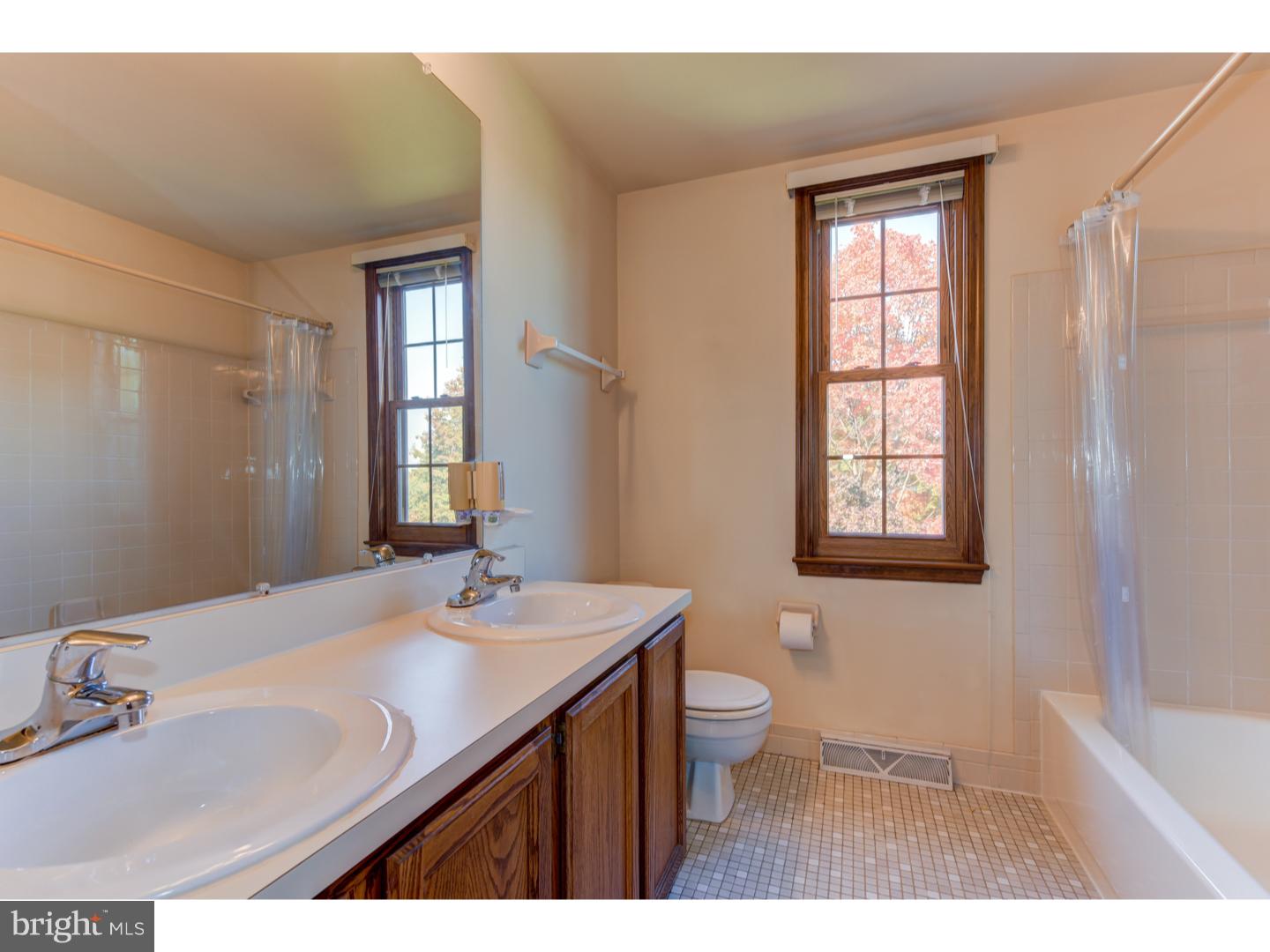 1809 Hickory Way Hatfield, PA 19440 - Photo 19 of 25 Gallery Image 19