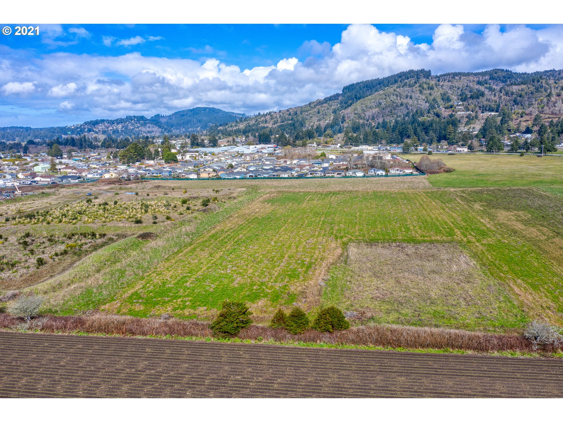 Olsen Lane, Unit 103 Brookings, OR 97415 - Photo 5 of 20