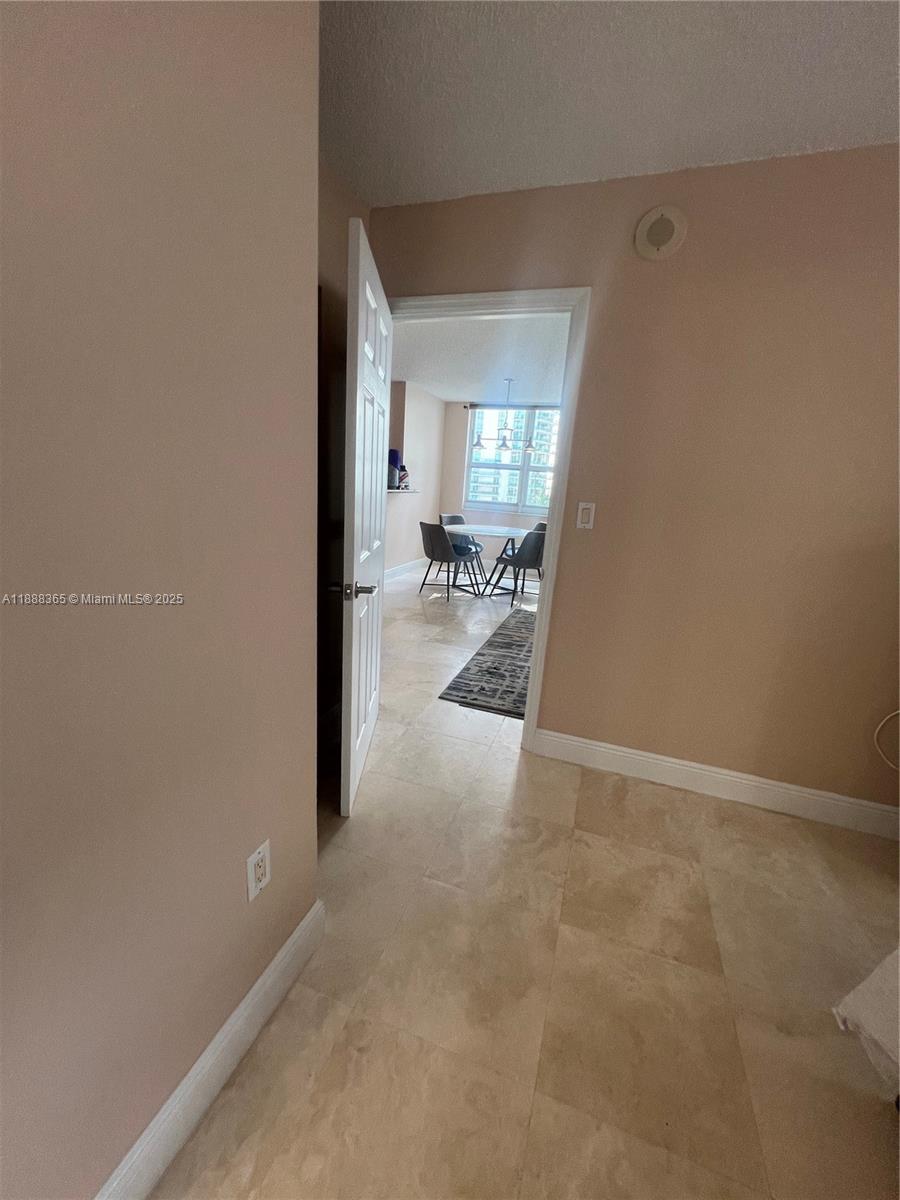 1155 Brickell Bay Drive, Unit 401 Miami, FL 33131 - Photo 22 of 31