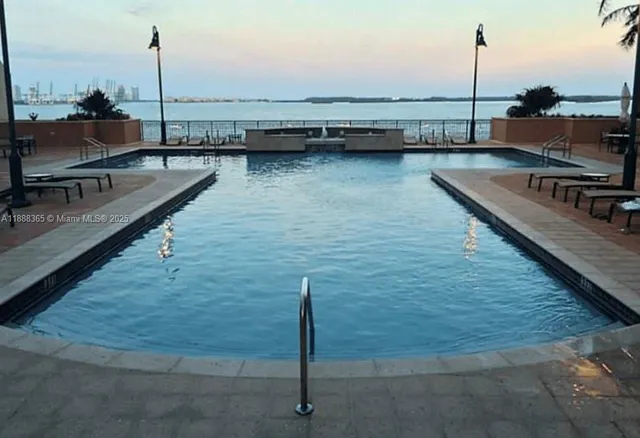 $4,250 | 1155 Brickell Bay Drive, Unit 401, Miami, FL 33131