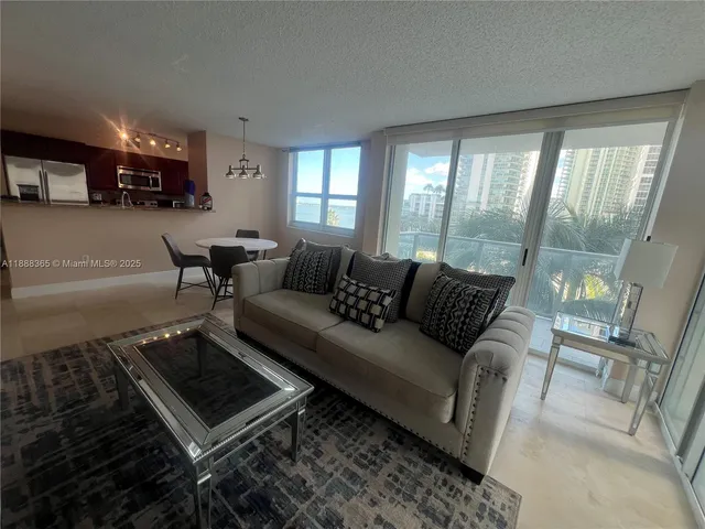 $4,250 | 1155 Brickell Bay Drive, Unit 401, Miami, FL 33131
