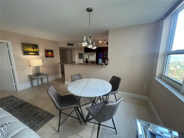 $4,250 | 1155 Brickell Bay Drive, Unit 401, Miami, FL 33131