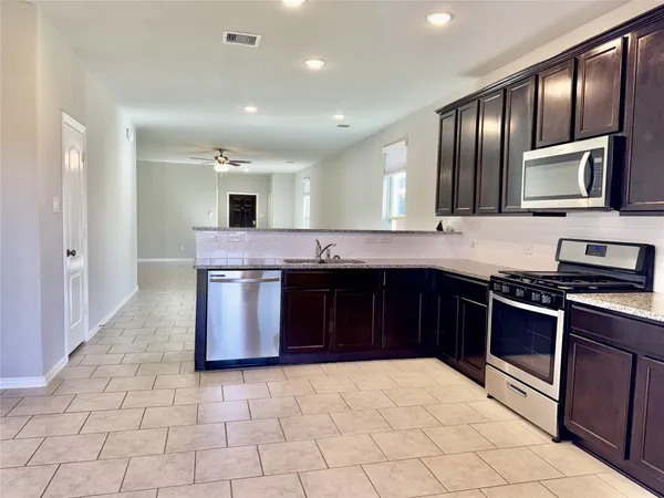 $2,000 | 7926 Grandstand Parkway, Fulshear, TX 77441