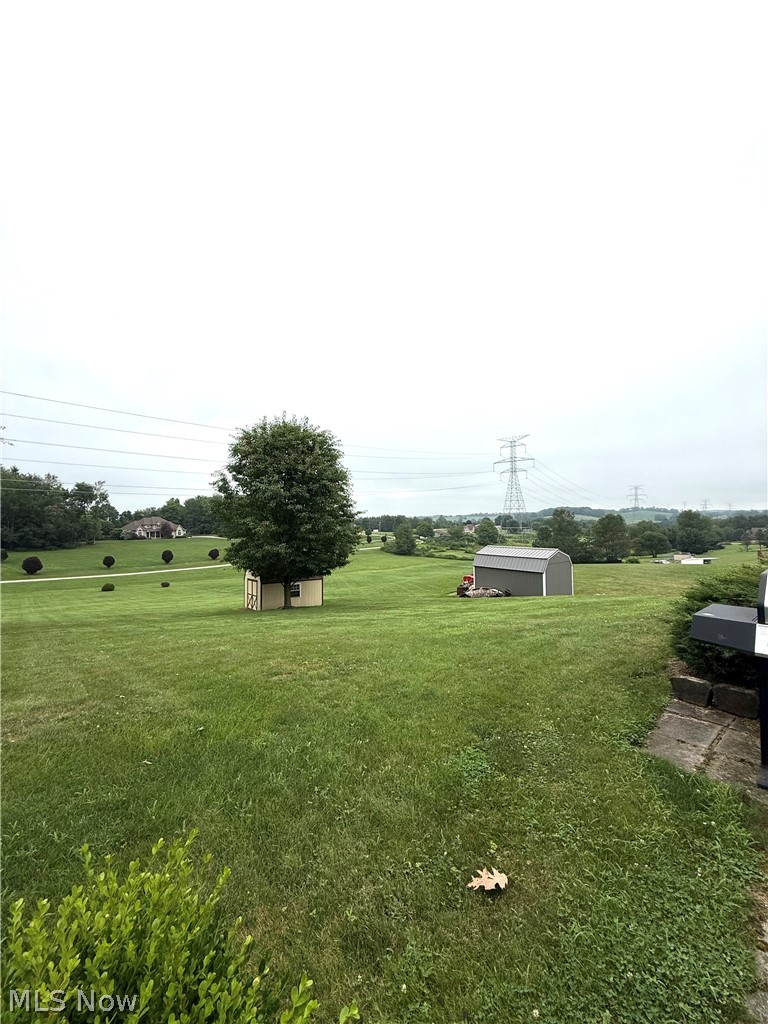49208 Hickman Road East Liverpool, OH 43920 - Photo 2 of 31