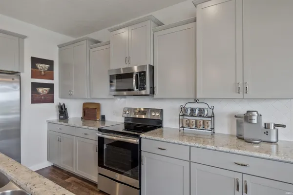 $349,500 | 4853 White Chapel Drive, Newburgh, IN 47630