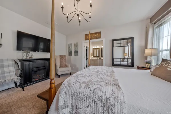 $349,500 | 4853 White Chapel Drive, Newburgh, IN 47630