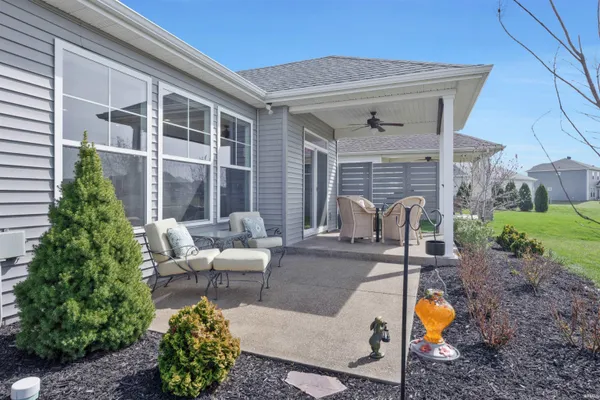 $349,500 | 4853 White Chapel Drive, Newburgh, IN 47630