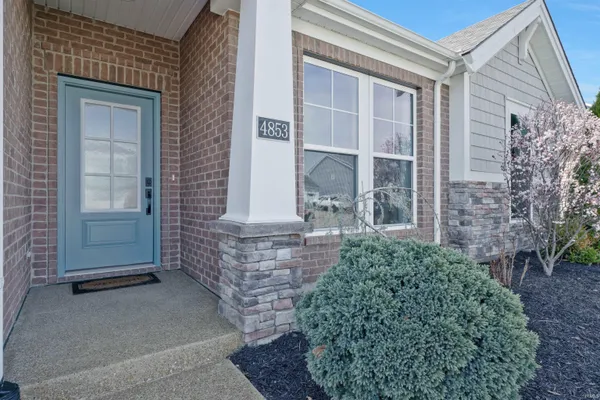 $349,500 | 4853 White Chapel Drive, Newburgh, IN 47630