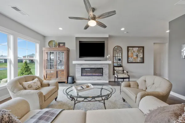 $349,500 | 4853 White Chapel Drive, Newburgh, IN 47630