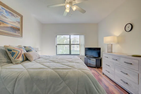 $2,400 | 200 Uno Lago Drive, Unit 202, Juno Beach, FL 33408